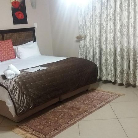 Nongoma Lodge & Inn Cc الغرفة الصورة