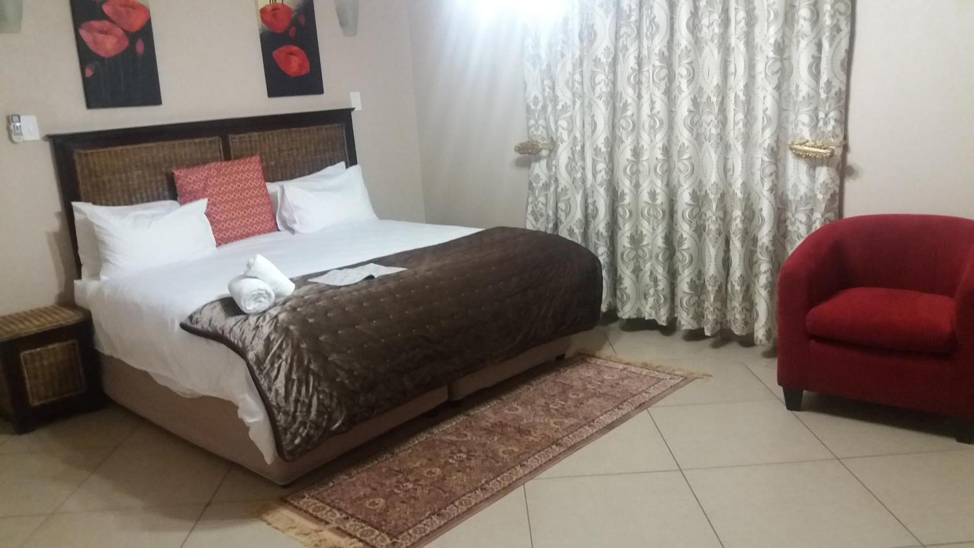 Nongoma Lodge & Inn Cc الغرفة الصورة